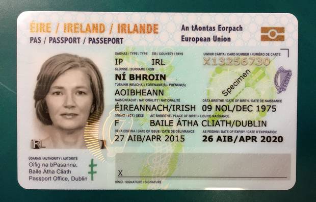 L’attribut alt de cette image est vide, son nom de fichier est irish-passport-card.jpg.